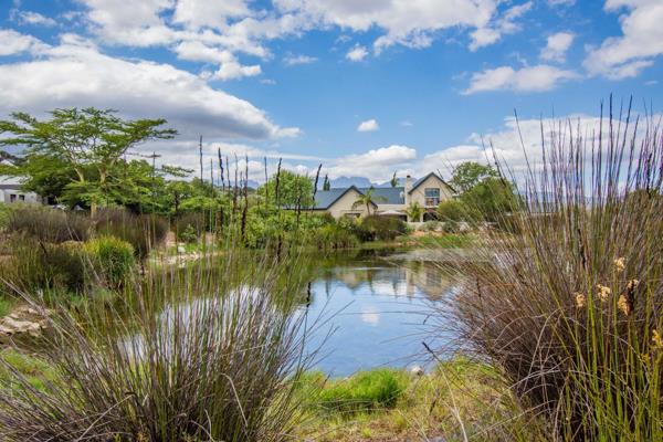 Family home nestled at the end of a quiet cul-de-sac, offering ultimate privacy with just one neighbour, views of the dam and enjoying ...