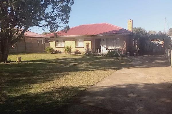 Welcome to your new haven in the heart of Dominionville, just 25 kilometers from Klerksdorp along the serene stretch of Wolmaranstad ...