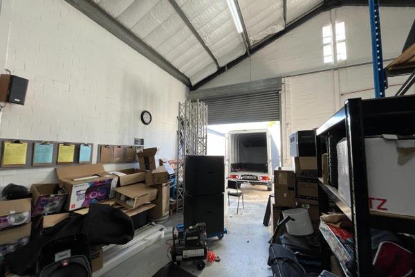 Rare opportunity to lease a unique property within the Diep River Industrial Hub. ...