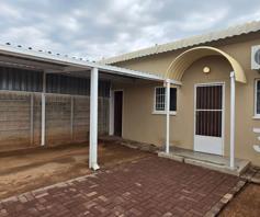 House for sale in Flora Park