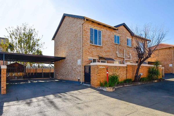 Exclusive Mandate

This unit has it all!
Step inside to a bright and sunny open plan ...