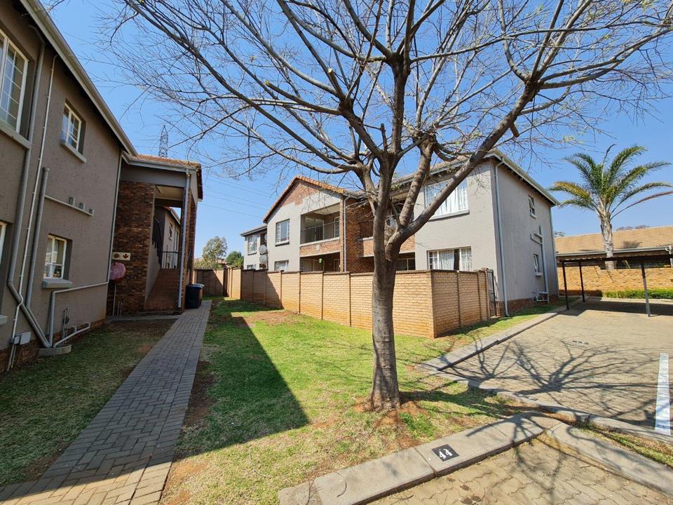 2 Bedroom Apartment / flat to rent in Pierre Van Ryneveld - P24-117542379