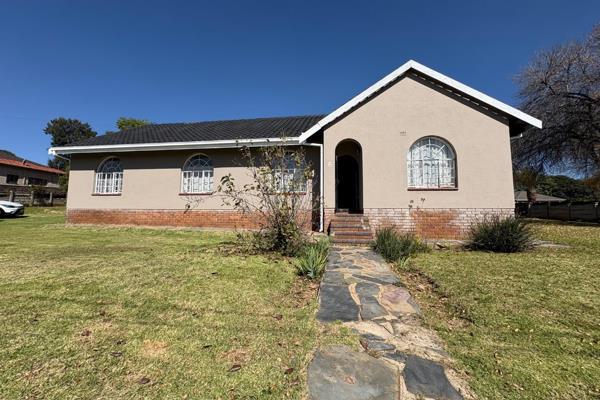 This spacious corner stand measures 1388 m&#178;, offering ample room for comfortable living and future development potential. The ...