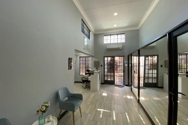 This property is ideally situated on the busy Mandela Drive, ample parking and easy access to the N4 and N12
The property offers ...