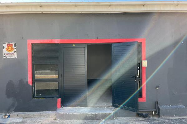 This 149m2 open-plan unit in Leonardo Park offers the perfect space for a warehouse, office, or showroom. Located on Parklands Main ...