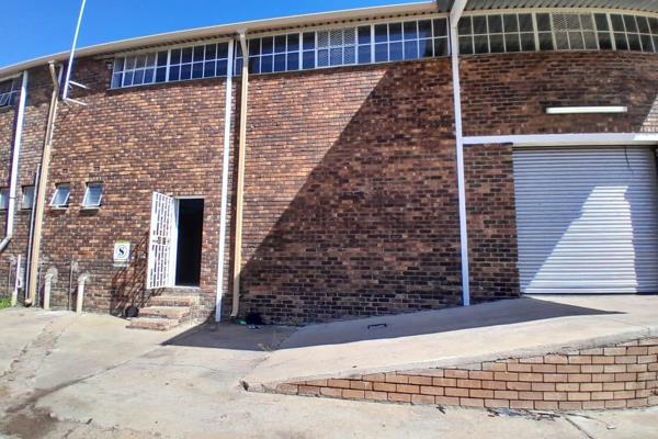 This spacious 720m&#178; warehouse is conveniently located in the well-established industrial area of Nirvana, making it ideal for ...