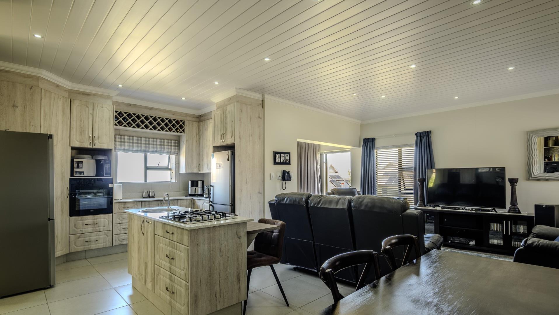2 Bedroom House for sale in Paradise Coast