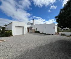 House for sale in Jacobsbaai