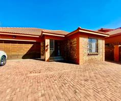 House for sale in Van Riebeeck Park
