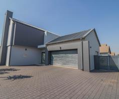 House for sale in Midstream Meadows