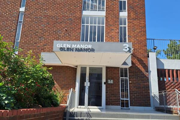Bright and airy, two bedroom north facing apartment in Glen Manor with great views over Glenhazel park. Warm in winter and cool in ...