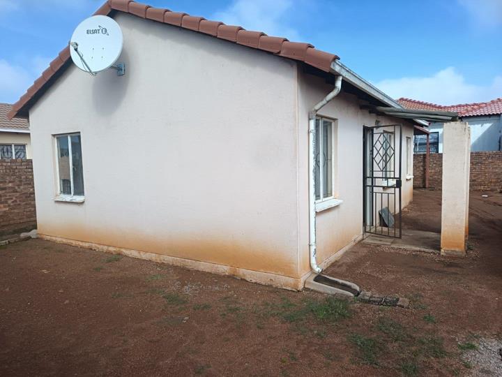 3 Bedroom House for sale in Mahube Valley - 2181 Masebe Street - P24 ...