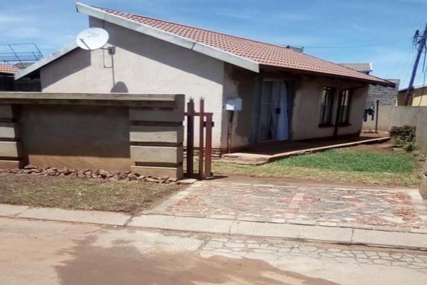This property is well situated in sebokeng ext 17, beautiful area to reside at and very close to different facilities BP Filling ...