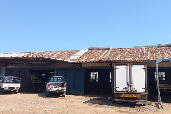 Commercial land with building for sale in Old Industrial Area Tzaneen
(Building need TLC)
Perfect area for running your business and ...