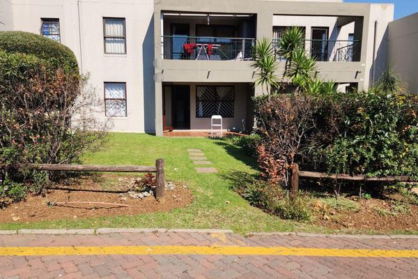 Beautiful newly painted 2 Bedroom garden unit.  2 Bathrooms, open plan lounge and dining room, kitchen. 2 Covered carports. Gated ...