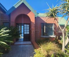 House for sale in Herolds Bay
