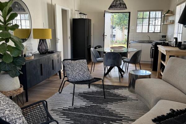 Fully Furnished 2 bedroom 1 bathroom apartment available to rent immediately.
Includes ...