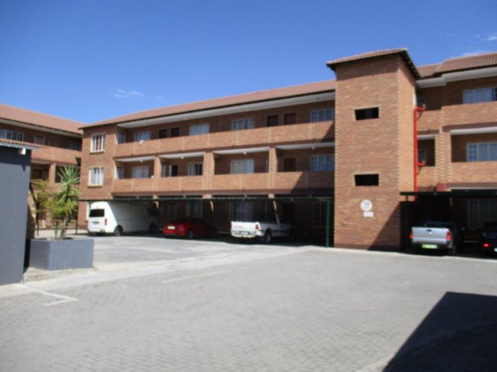 2 Bedroom Apartment / flat for sale in Rustenburg Central - P24-116882761