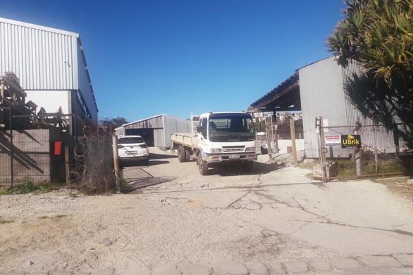 Located in the bustling heart of Knysna Industrial area. This spacious warehouse is ideal for manufacturing, maintenance, repairs or ...