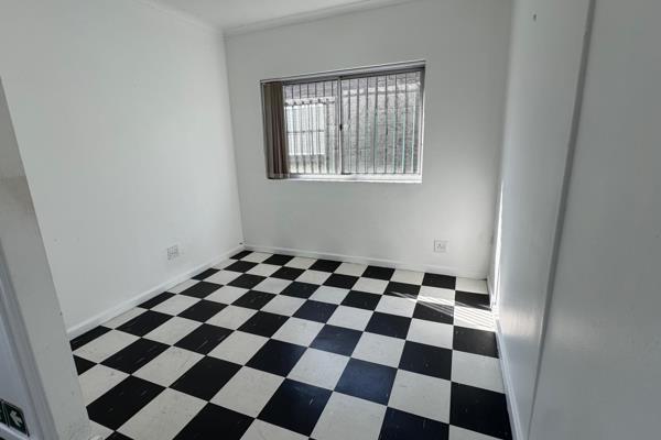 This 100m&#178; versatile and well-positioned commercial space on Victoria Street, Audas ...