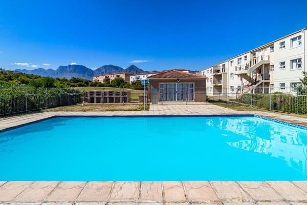 Set on the first floor allowing stunning views towards False Bay and Table Mountain, this apartment offers an amazing opportunity at an ...