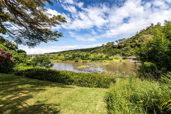 RE/MAX Border proudly presents this versatile riverside property to the market.
Ideally positioned along the Nahoon River, this ...