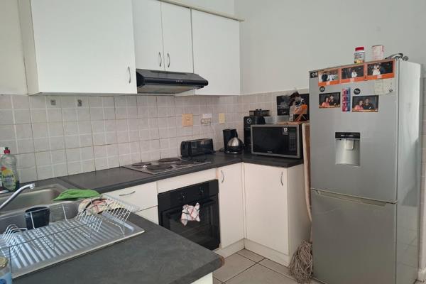 Secure complex , close to tygerberg hospital
appartment on second floor
1 bedroom plus ...