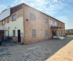 Commercial ƽ̨ for sale in Olievenhoutbosch