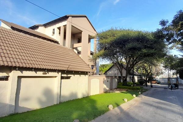 Beautiful unit in the heart of Ferndale suitable for a small family offering 
2 bedrooms on the first floor
2 bathrooms 
An open ...