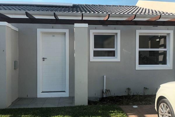 Beautiful, newly built apartment in the very popular Stellendale Village.
Ideally located close to schools and shopping centres and ...