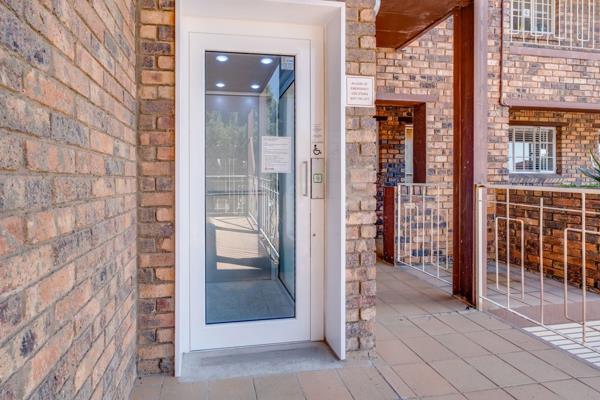 Prime location, near Malls and Hospitals, walking distance to Hobart Shopping ...