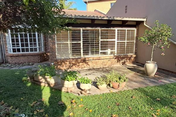 Over 50&#39;s only!!!!
Hidden away in a dead-end street corner, this small and very private retirement village offers individuals 50 ...