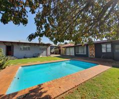 House for sale in Primrose East