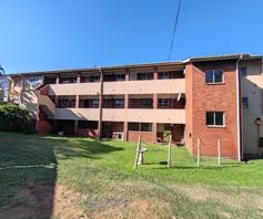 Apartment / Flat for sale in Amanzimtoti
