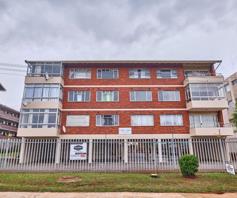 Apartment / Flat for sale in Amanzimtoti