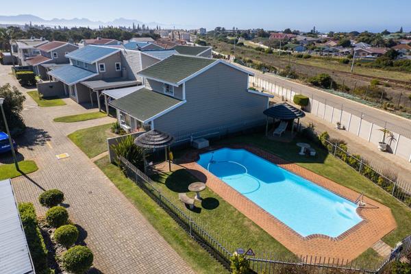Discover your dream coastal retreat in this secure complex, perfectly situated in an excellent location just moments from shops and ...