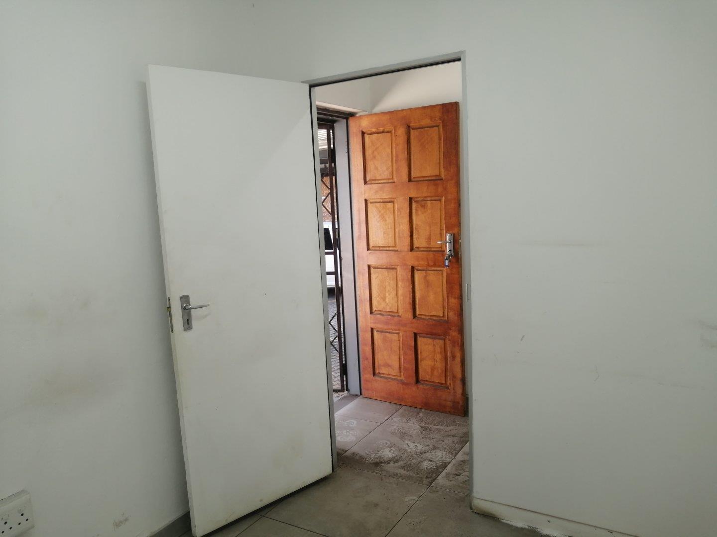 Commercial Property to Rent in Witbank Central