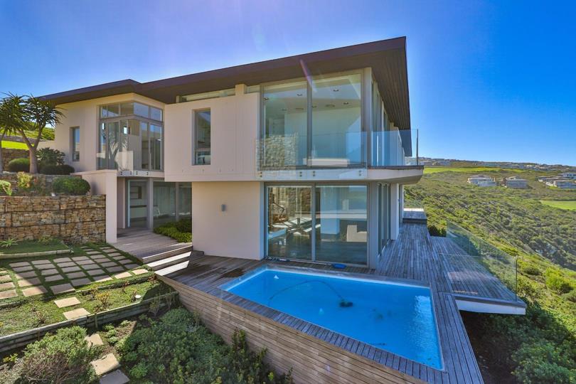 5 Bedroom House for sale in Pinnacle Point Golf Estate - P24-115991790