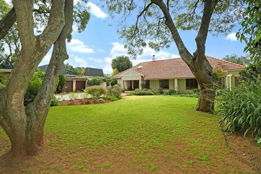 4 Bedroom House for sale in Houghton Estate