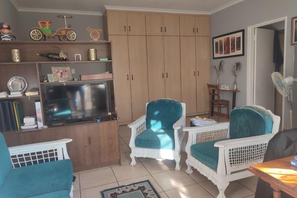 This very neat unit is the perfect way to start your new journey, situated so close to ...