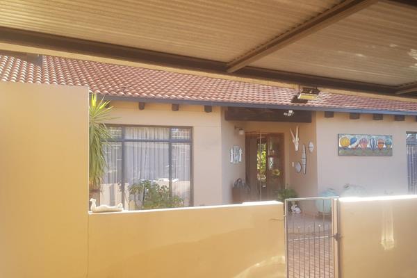 Insolvent 3 Bedroom Townhouse for sale in SS KRUINSIG, DIE HOEWES, Centurion ...
