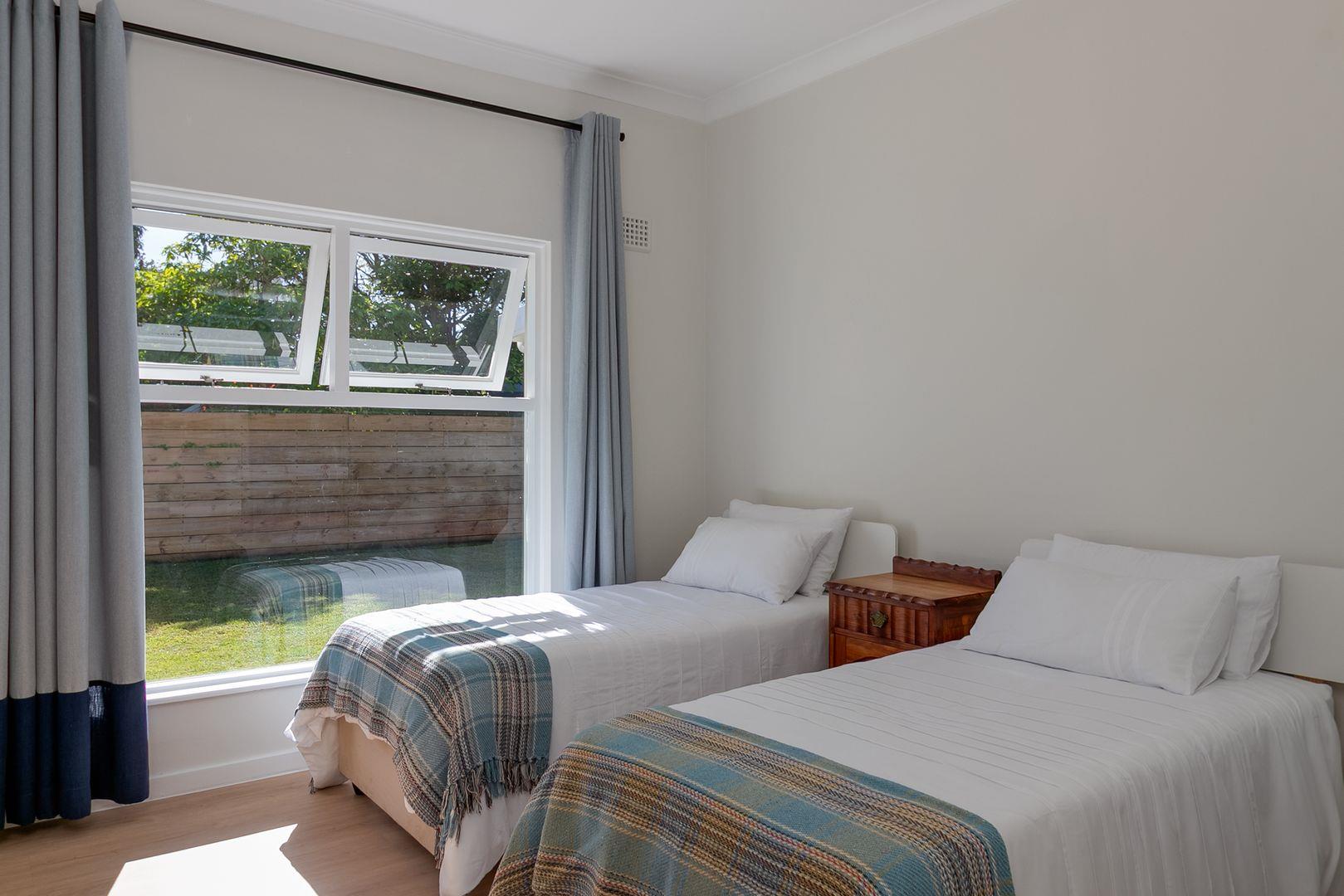 Photo of 3 Bedroom House to rent in Leisure Isle