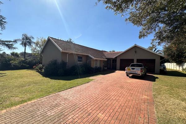 4 bedroom family home to let in enclosed area

4 bedrooms

2 bathrooms

lounge

dining

family room/tv room

kitchen

pool

lapa

2 ...