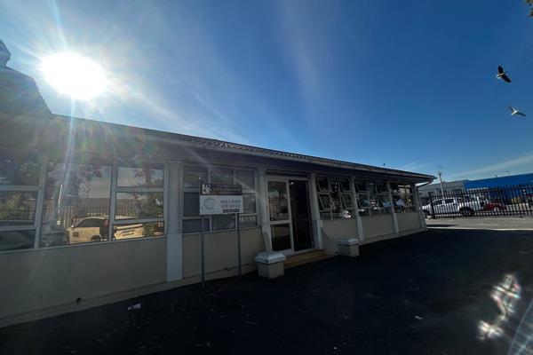 An exceptional opportunity to lease a highly versatile 700 sqm commercial property ...