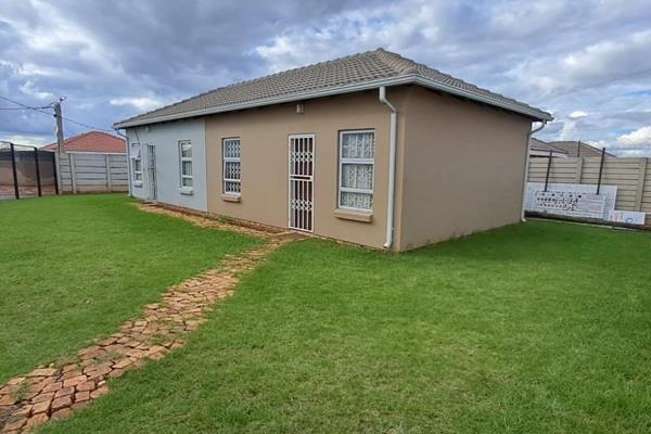 Hurry! up and get your family this amazing houses Just for R959000 at Lehae it a once in a life time opportunity to get this amazing ...