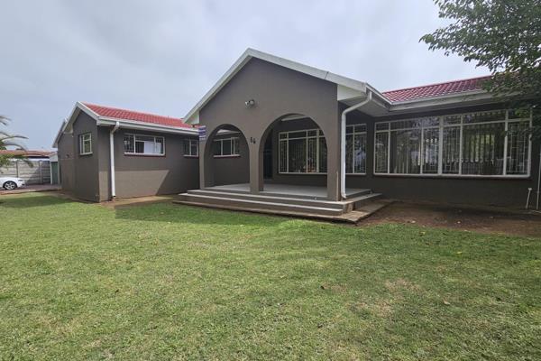 Located on one of the most desirable streets in Three Rivers, this spacious and well-kept family home offers an exceptional lifestyle ...