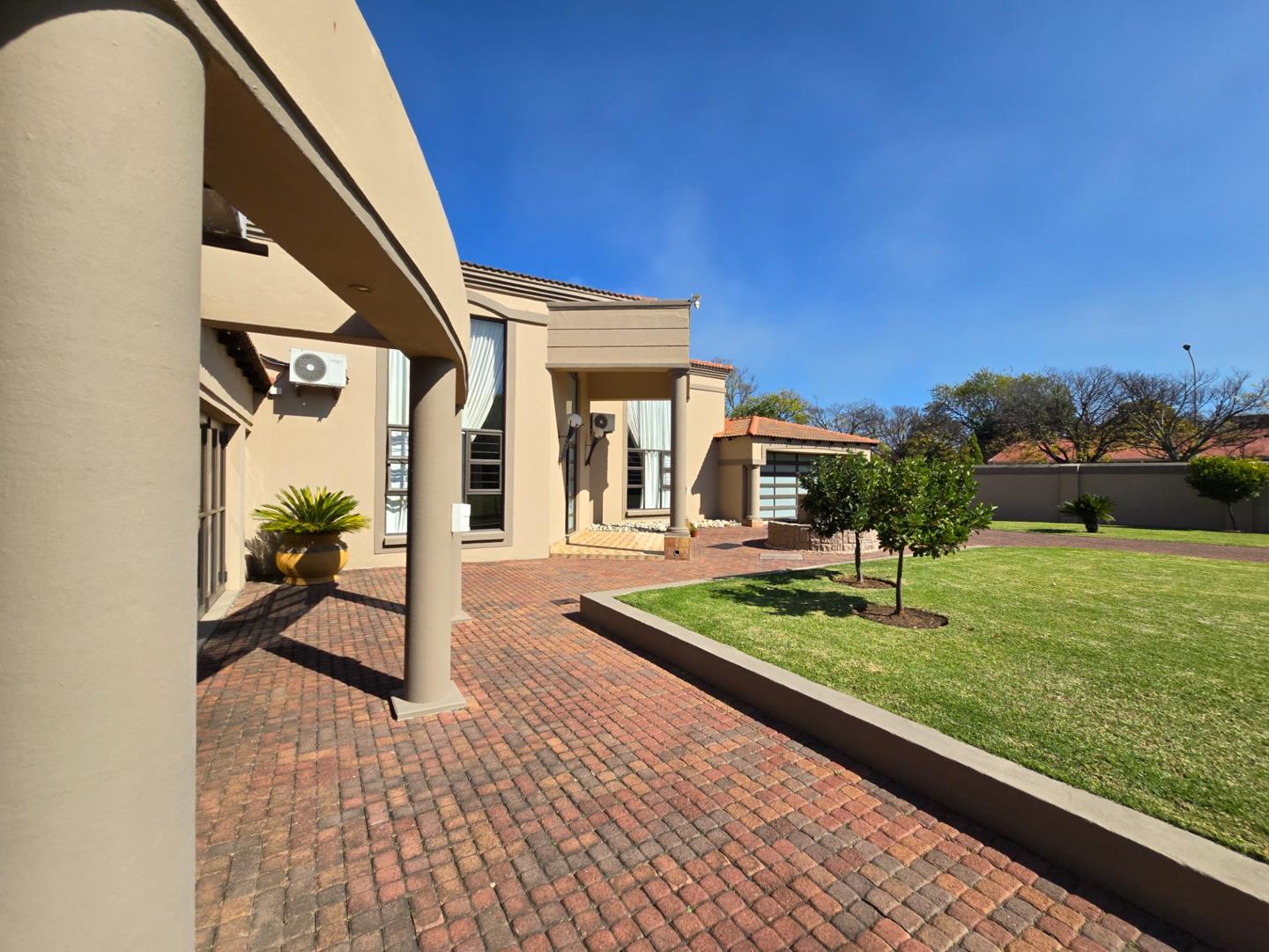 3 Bedroom House for sale in Secunda - P24-116002647