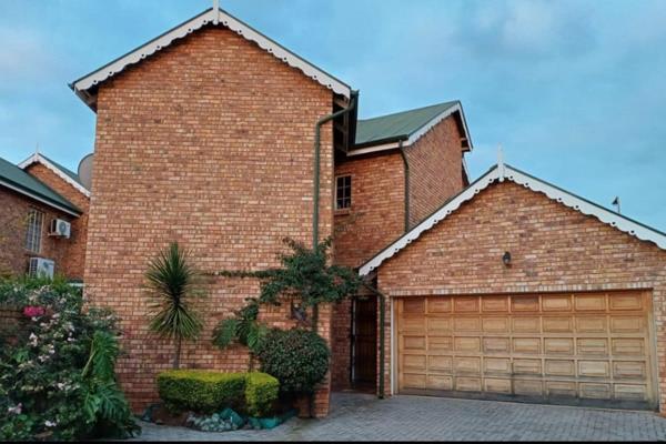 This Double Story Features:
Four Spacious Bedrooms-the main boasting a walk-in closet and full en-suit bathroom
A second full ...