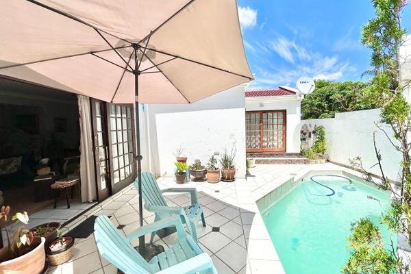 This corner unit in the small complex is available for rental this is a highly sought-after complex close to all amenities and main ...