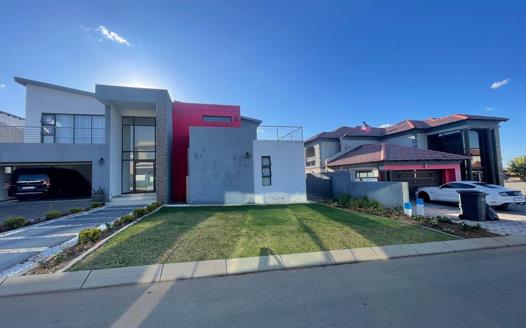 4 Bedroom House for sale in Woodhill Estate